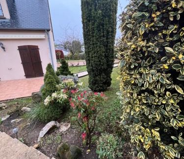 Le Grand-Luce House | À 5 minutes à pieds du château, 2 belles et spacieuses chambres, SDB, WC et un garage privé à 25 minutes circuit 24h