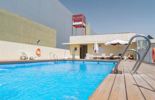 Bormujos Apartment | Áticos Lux Sevilla Piscina Parking