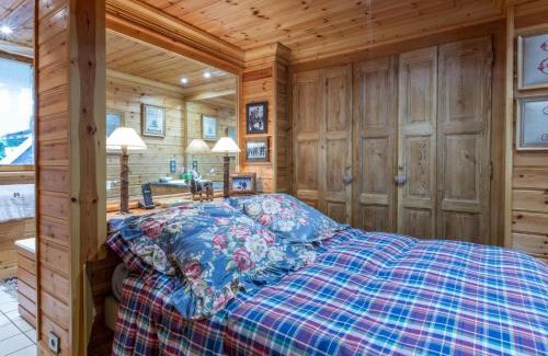 Val-d'Isere Apartment | Élégant Appartement de Standing avec Terrasse et Accès Direct aux Pistes à Val-d'Isère - FR-1-694-119