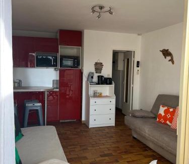 Le Brusc Apartment | Élégant Studio au calme 2mn mer Wifi Clim Terrasse parking