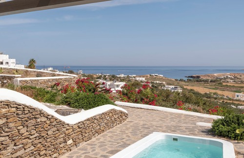 Paros Apartment | Πολυτελής σουιτα με ιδιωτικη πισινα και υπέροχη θέα στο Αιγαίο!