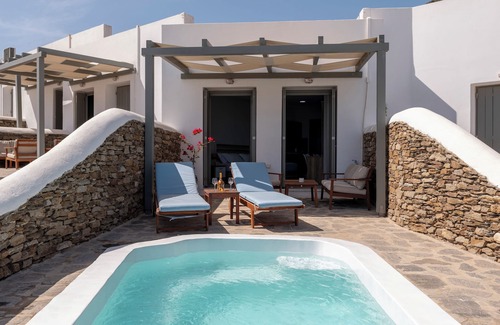 Paros Apartment | Πολυτελής σουιτα με ιδιωτικη πισινα και υπέροχη θέα στο Αιγαίο!
