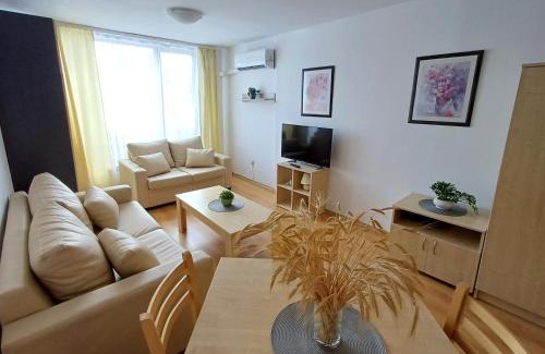 Razlog Apartment | Апартамент Деметрия в Aspen Golf and Ski Resort