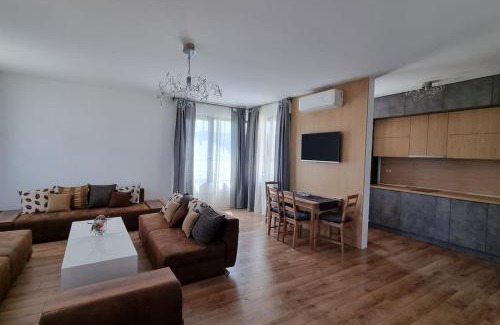 Samokov Apartment | Апартамент с двор Дива