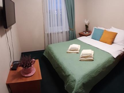 Sofiivska Borshchahivka Hotel | Готель "Опалковий Замок"