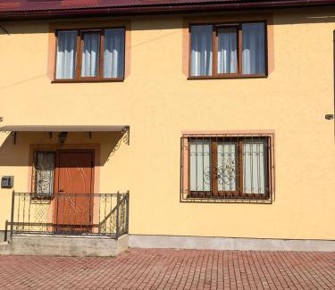 Mizhhirya Apartment | Затишна оселя