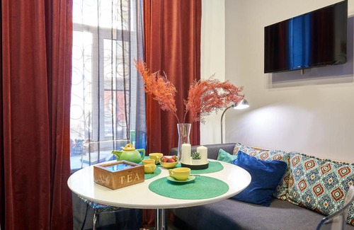 Liteynyy Apartment | Квартира с отдельным входом у Летнего Сада