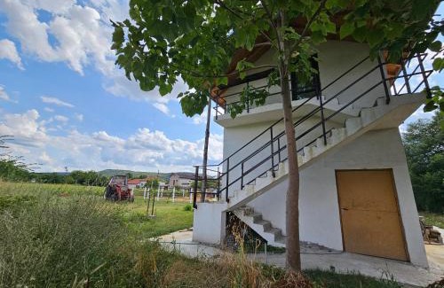 Lovech House | Конна база Югла