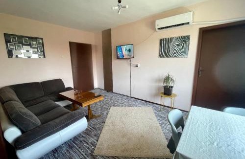 Svishtov Apartment | Къща за гости САРАЯ Ретро стил