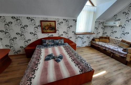 Chornomorsk House | мини отель "Шевченковский"