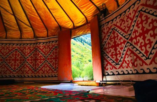 Almaty Province Bed & Breakfast | Отель юрта Kolsay