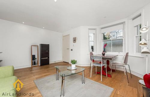 Shepherd's Bush Apartment | Сеntral 2 bedroom Flat in Acton Central