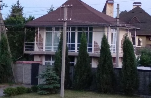 Petropavlivs'ka Borshchahivka House | Таунхаус 99 in Петропавловская Борщаговка