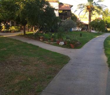 Gilboa House | לטייל בחוץ להרגיש בבית