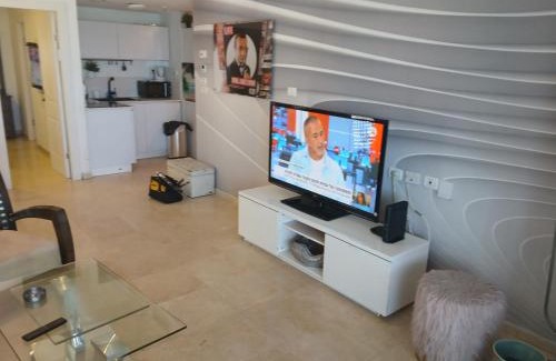 Herzliya Pituach Apartment | מלון בוטיק מגדלי המרינה