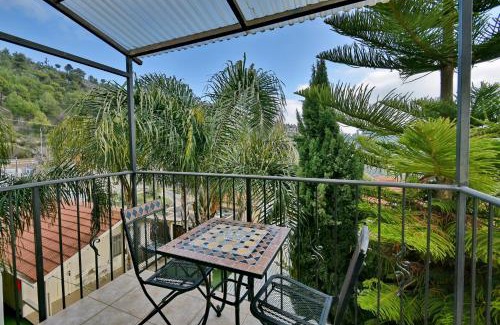 Safed House | פנינת הפסגה - סוויטות בוטיק יוקרתיות
