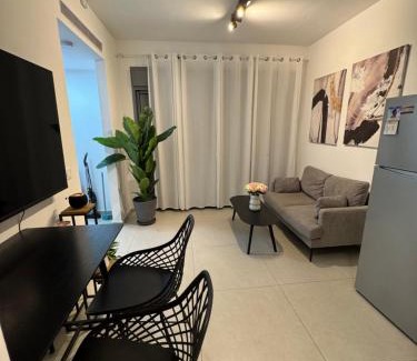 Eilat Apartment | פסגת הדקל- דירה מודרנית עם נוף להרים