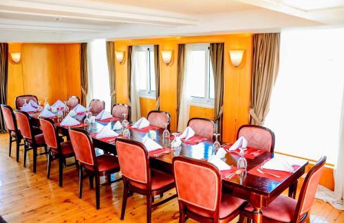 Luxor Hotel | دهبيه كوين شارلوت