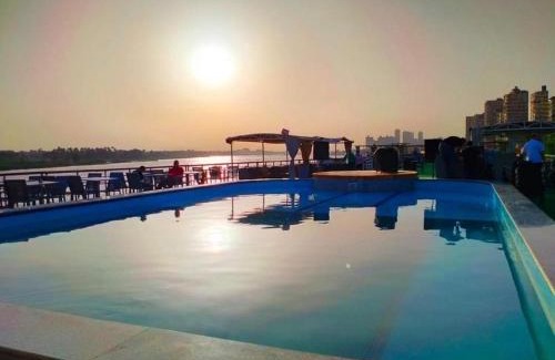 Maadi Hotel | ريفر بوت - نايل كروز