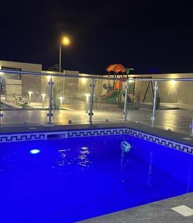 Manah Ski Chalet | شالية ألورا Allura Chalet