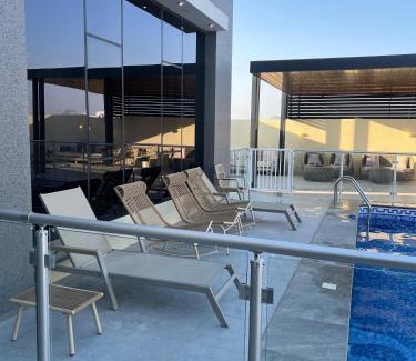 Manah Ski Chalet | شالية ألورا Allura Chalet