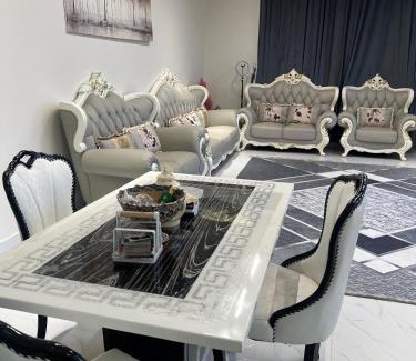 Manah Ski Chalet | شالية ألورا Allura Chalet