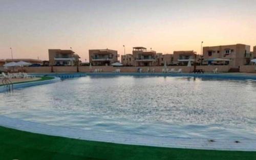 Marina El Alamein Ski Chalet | شالية يري البحر بقرية البوسيت السياحية بمدينة العلمين الساحل الشمالي قبل مريناSea view chalet in El Bousit tourist village in El Alamein city, North Coast, before Marina