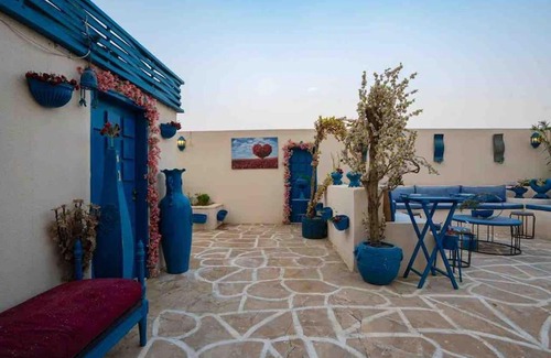Al Wurud Apartment | شقة علوية بجلسة خارجية مطله على برج المملكة