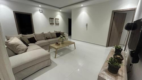 Muharraq Apartment | شقة فخمة مودرن