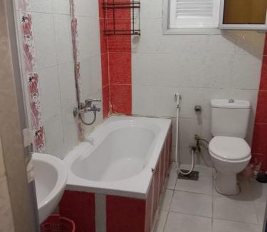 Bab Sharqi Apartment | شقة مفروشة ثلاث غرف لك وحدك قريبة من البحر