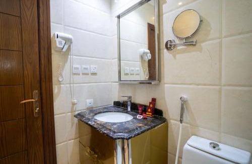 Al-Hamra'a Hotel | فندق جوهرة المقام