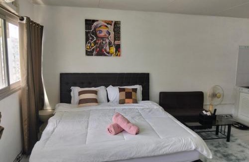 Ban Mai Hotel | คอนโดเมืองทองc5แม่ตังค์