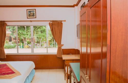 Rayong Hotel | บ้านพร้อมพงศ์ Ban Prompong