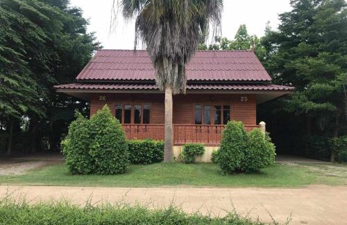 Phrae House | บ้านสวนกุหลาบแก้วรีสอร์ท