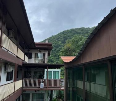 Nong Nam Daeng House | บ้านเพชรพวงเขาใหญ่