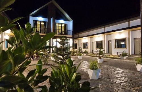That Phanom House | บ้านโอบอ้อม