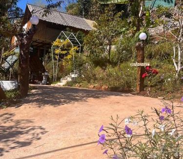 Thong Pha Phum House | มาค่ะ ฟาร์มสเตย์ ห้วยเขย่ง สวนคุณตา สวนทุเรียนทองผาภูมิ