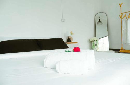 Chom Thong Resort | ม่านป่ามองเขาเฮ้าส์