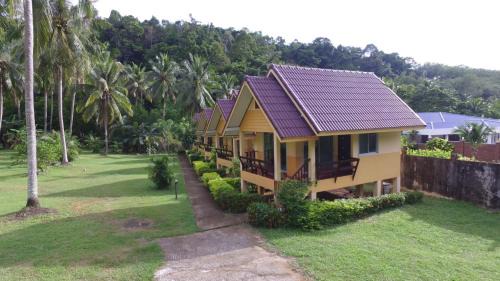 Laem Klat Resort | เกาะช้างรักดี รีสอร์ท