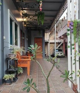 Nan House | เรือนวรา - Wara Guesthouse
