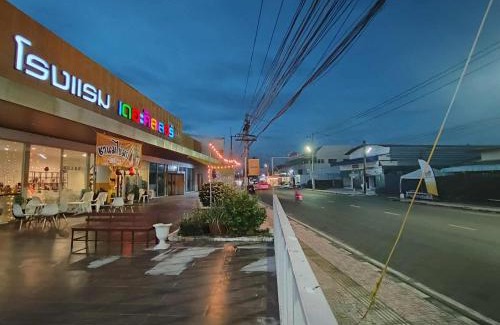 Yasothon Hotel | โรงแรมเดอะคัลเลอร์ยโสธร The Colour Hotel Yasothon