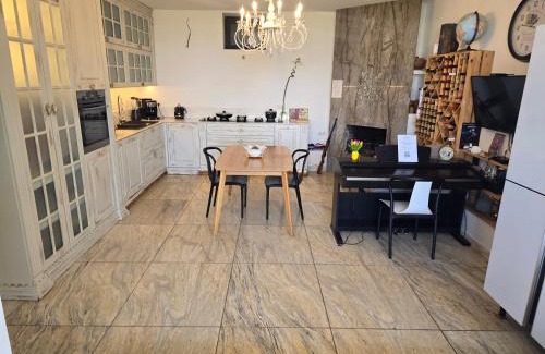 Mtskheta Ski Chalet | წეროვანი კომპოზიტორები, Rezo Lagidze's country house space