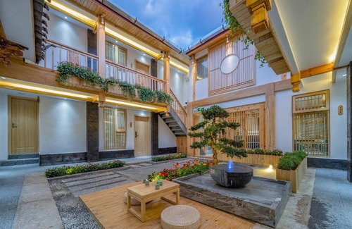 Dayan Old Town Hotel | 丽江古城中心-皓月繁花-观古城全景轻奢民宿