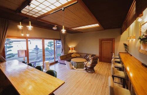 Gunge House | 古民家ゲストハウス CHACHACHA AWAJI