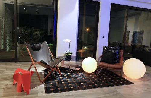 Sanxing House | 宜蘭包棟民宿 水明漾私人villa 歡唱l電動麻將l全套西式廚房l腳踏車l專業吧台l泳池l烤肉BBQ