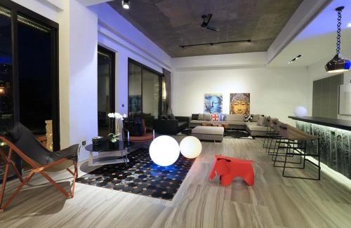 Sanxing House | 宜蘭包棟民宿 水明漾私人villa 歡唱l電動麻將l全套西式廚房l腳踏車l專業吧台l泳池l烤肉BBQ