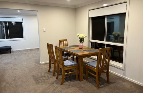Marsden Park House | 整套别墅出租 holiday house for rent