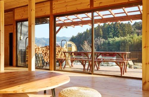 Kimitsu House | 星が降りそそぐVilla 都心から70分 にぎわいOK完全プライベート空間 吹抜けサウナ 最大8名 雨でもBBQ 天体観測 田園が広がるぽつんと宿