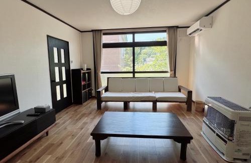 Yuni-cho Apartment | 椴松 Todomatsu