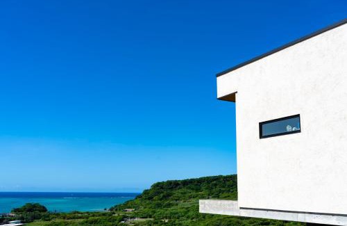 Shikiya House | 海と星の南城邸